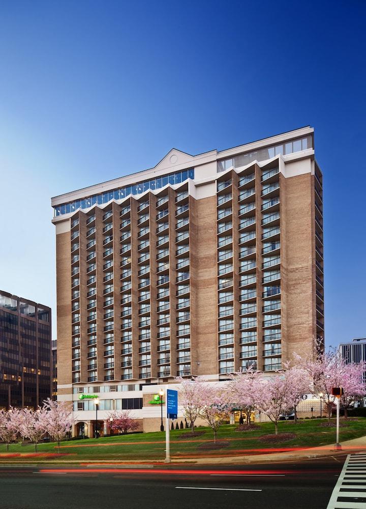 Holiday Inn Rosslyn At Key Bridge Arlington Exterior photo