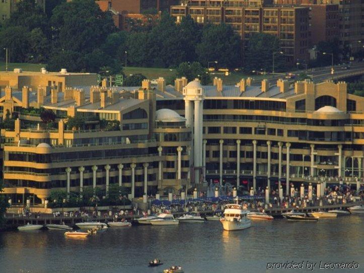 Holiday Inn Rosslyn At Key Bridge Arlington Exterior photo