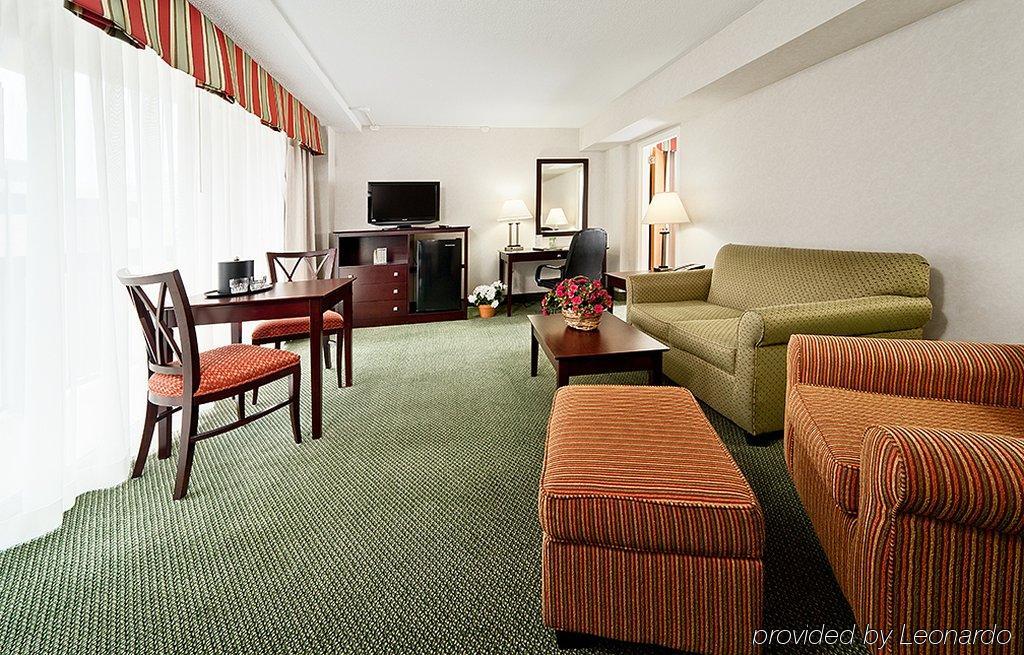 Holiday Inn Rosslyn At Key Bridge Arlington Exterior photo