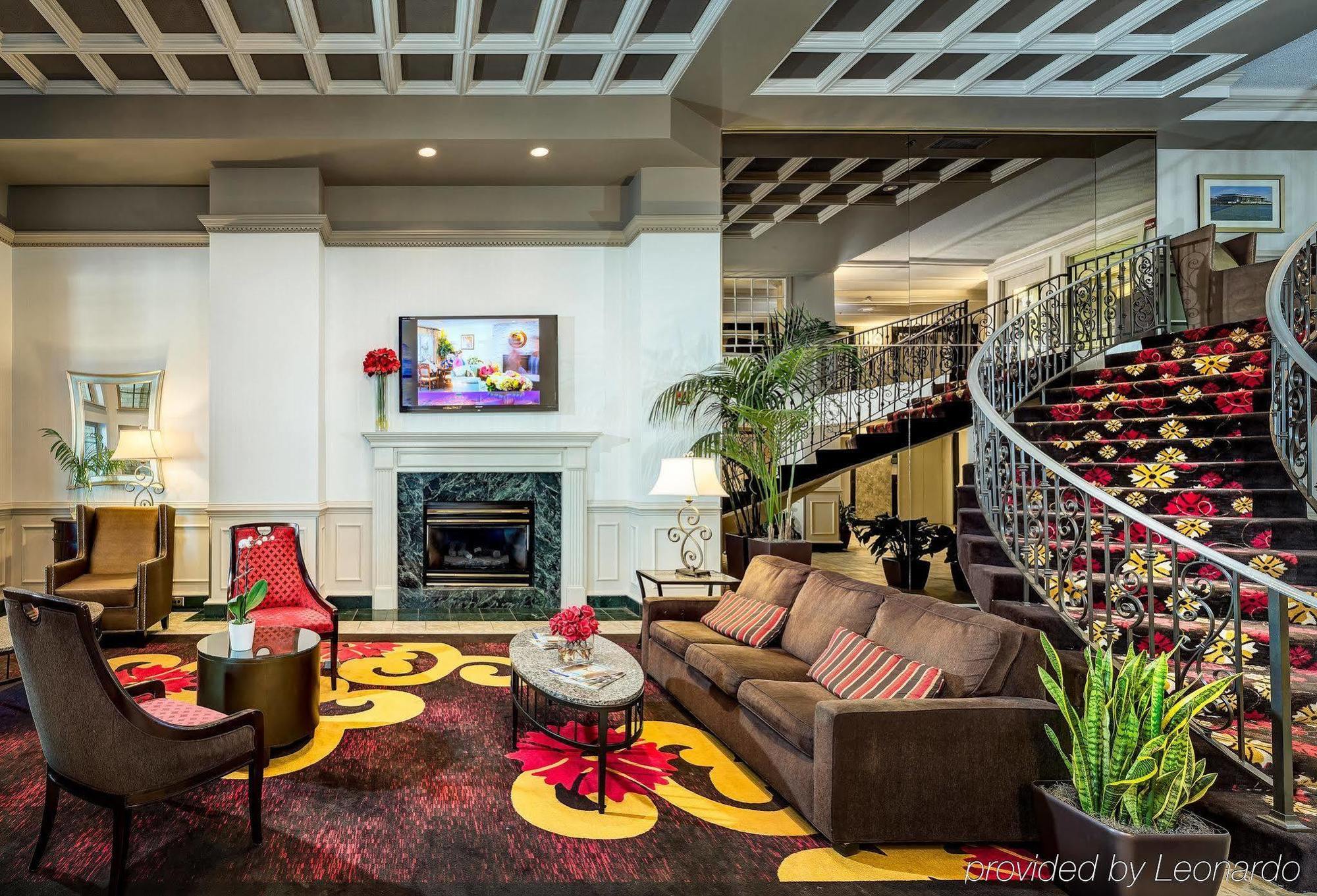 Holiday Inn Rosslyn At Key Bridge Arlington Exterior photo
