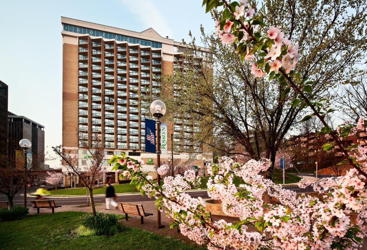 Holiday Inn Rosslyn At Key Bridge Arlington Exterior photo